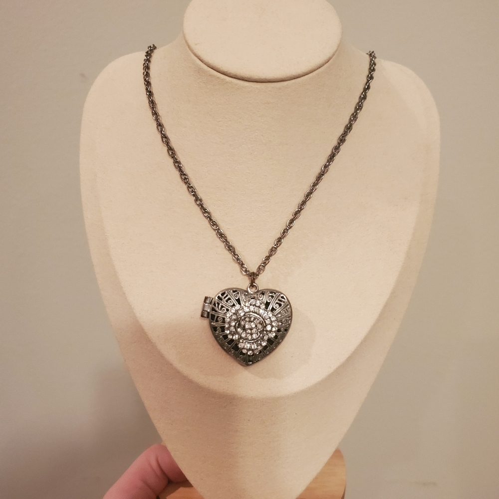 Silver Tone Heart Shaped Locket Pendant Necklace 30"